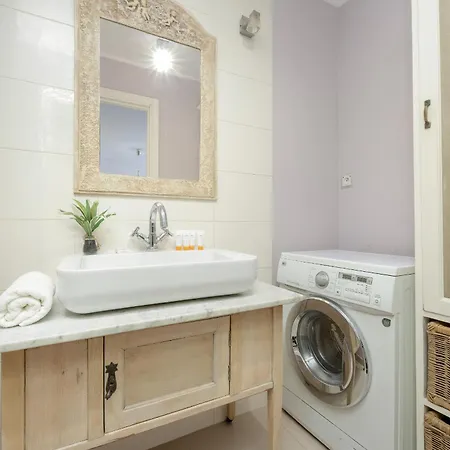 Near Metro Swietokrzyska By Renters Apartamento *