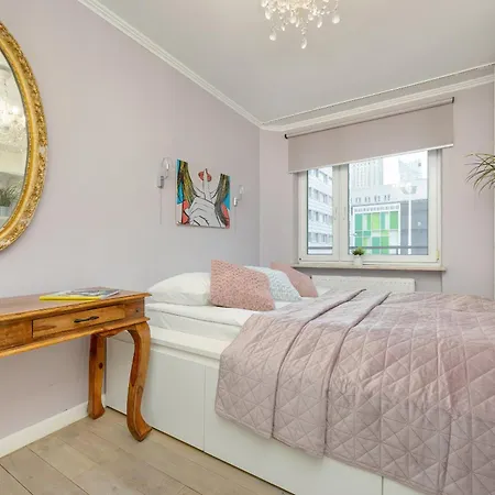 Apartment Near Metro Swietokrzyska By Renters Warsaw